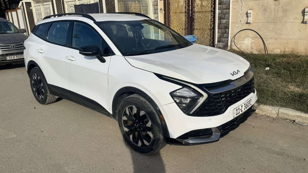 السلام عليكم
سبورتج موديل 2023 امريكي 
حادثها بنيد وجاملغ 
للبيع او مراوس 
فول مواصفات عدة البنوراما
مواصفات 
مكينه 2500 المرغوب 
بصمه +ابواب 
ترحيب اضاءة 
شاشة طويلة 
انضمه قيادة 
اشارة بالمري 
رادار نقطة عمياء 
رادار قيادة الي 
اوتو بارك 
اوتو ستوب 
هند بريك بصمه 
حساس خلفي 
كشن كهرباء 
كشن جلد 
تبريد قطعتين 
لايت زينون 
لد نهاري اكس 
بك لايت لد 
كروز مثبت سرعه 
تشغيل عن بعد 
 
ماشية ٥٠ ميل
رقم بغداد الدولي 
***********
مكان السيارة بغداد الحسينية
السعر ٢٠٥ وبيها مجال للطيبين
