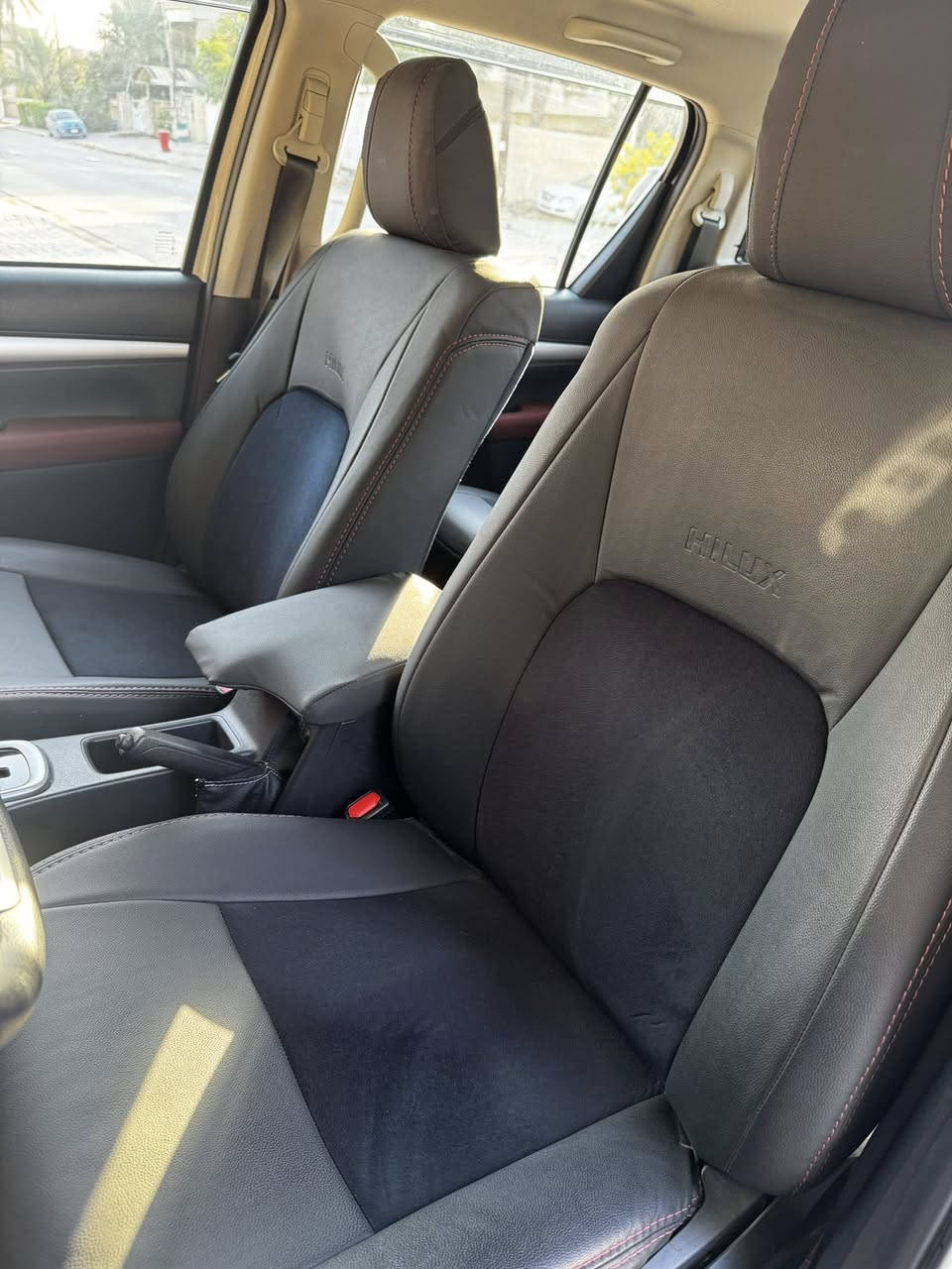 هايلوكس للبيع 2022 فور ويل اوتماتيك بانزين ساز زيرو ماشيه 3 آلاف كفاله عامه من كل شي فول مواصفات بصمه 
كشنات تبريد 
تبريد مناخ منفصل 
شاحن لاسلكي
جكات بنيد 
مري شفط 
باقي المواصفات 
رقم بغداد  

للاستفسار

***********
