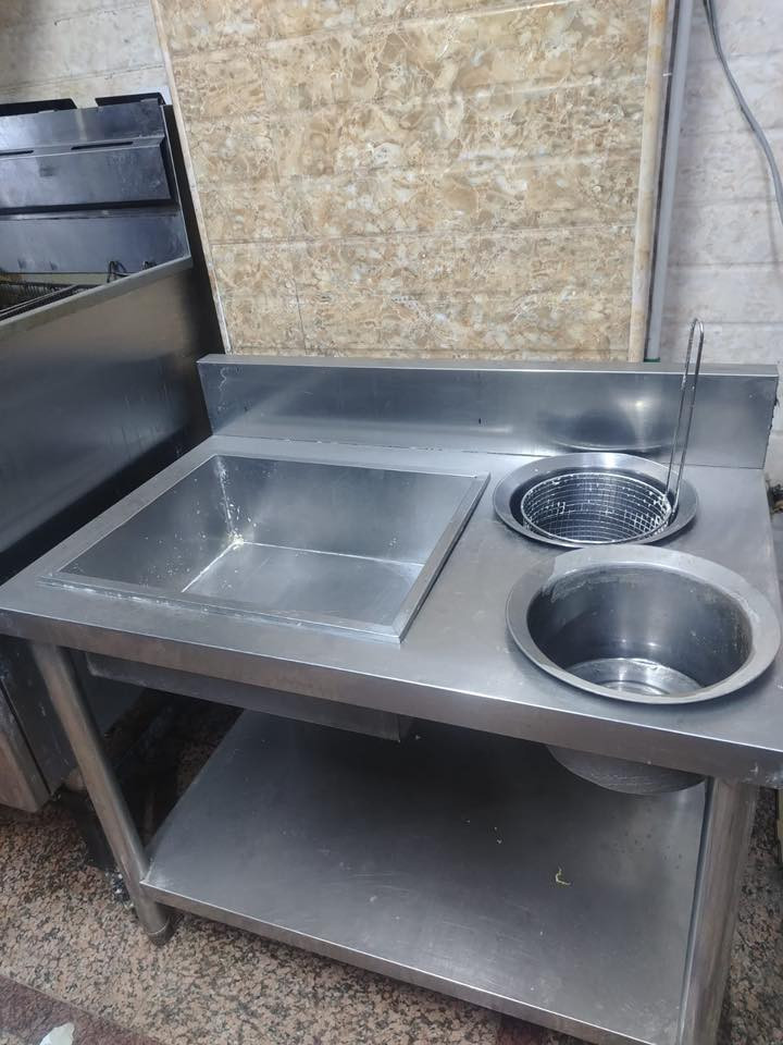 للبيع ميز تتبيل سنكي كرل بركر ع الفحم مكاني نجف *********** واتساب
