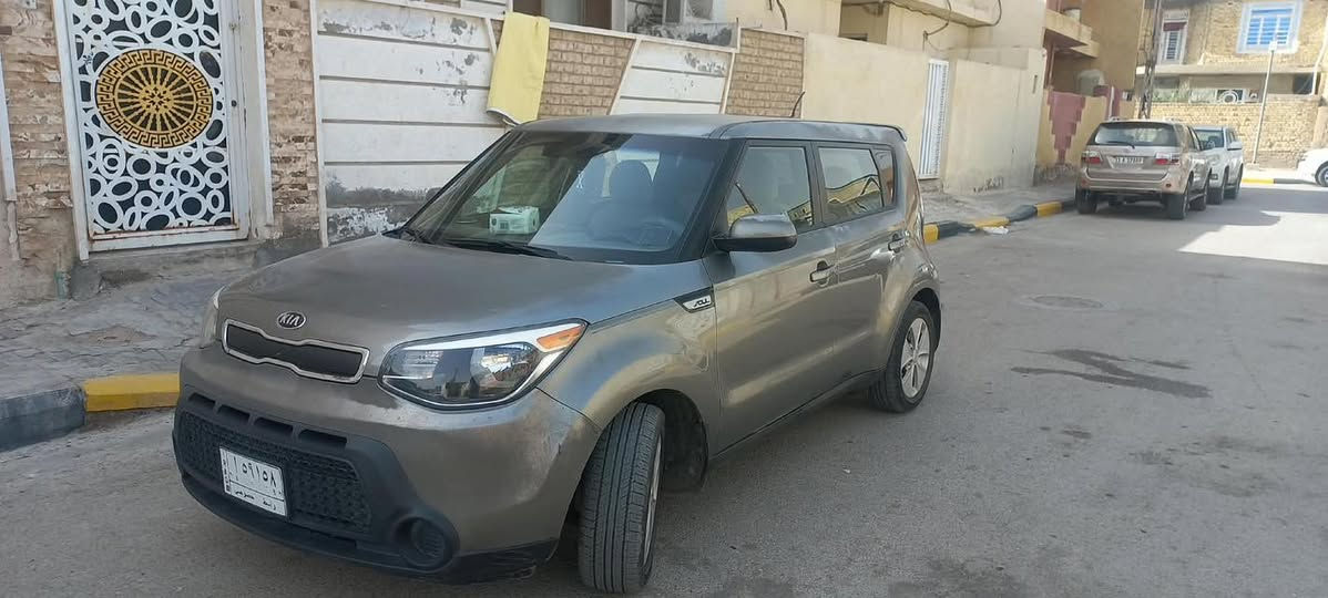 السلام عليكم ورحمة الله
رمضان كريم عليكم جميعًا 🌙

للبيع: كيا صول وارد أمريكي

المواصفات:
 • محرك 1600 CC
 • دواخل نظيفة جدًا
 • الحادث: جام لغ عكس السائق + حافة البنيت صبغ (موضح بالسونار)
 • السيارة بيها جراد بسيط كما موضح بالصور

📍 العنوان: الكوت – مركز المدينة
💰 السعر: 105 وبيه مجال بسيط

📞 للاستفسار:
077143866


**إذا كنت صاحب هذا الإعلان وتريد حذفه لأي سبب، رجاءا أرسل رسالة إلى الدعم الفني**