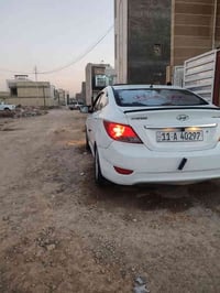 اكسنت موديل ٢٠١٣ بيه صفحة وبنيد فقط رش بدون دواخل ماشيه السياره ١٢٦ صد...