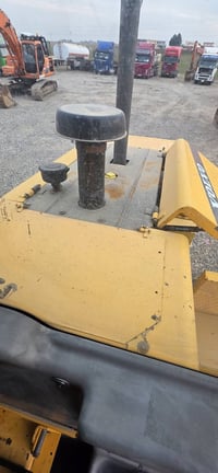 شفل فولفو • L90D • ٢٠٠١