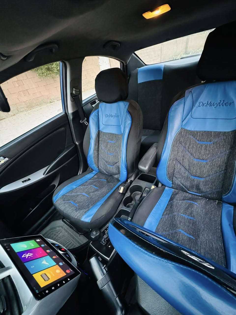 السلام عليكم
اكسنت 2016 خليجي رقم بغداد دولي سنوية جديدة محرك 1600 دوش خير من الله محرك وكير لاتنقيص ولاتبخير 
نضام ايكو تحكمات ستيرن مثبت سرعة والى اخره 
السيارة بيها مكانات صبغ ابيع حزام هيه مو حزام بس اني ابيع هيج شرط شاصي ولغد ودواخل كفالة
السيارة حلوة ونضيفة 
السعر 88وبيها مجال 
مكاني واسط الصويرة 
***********
