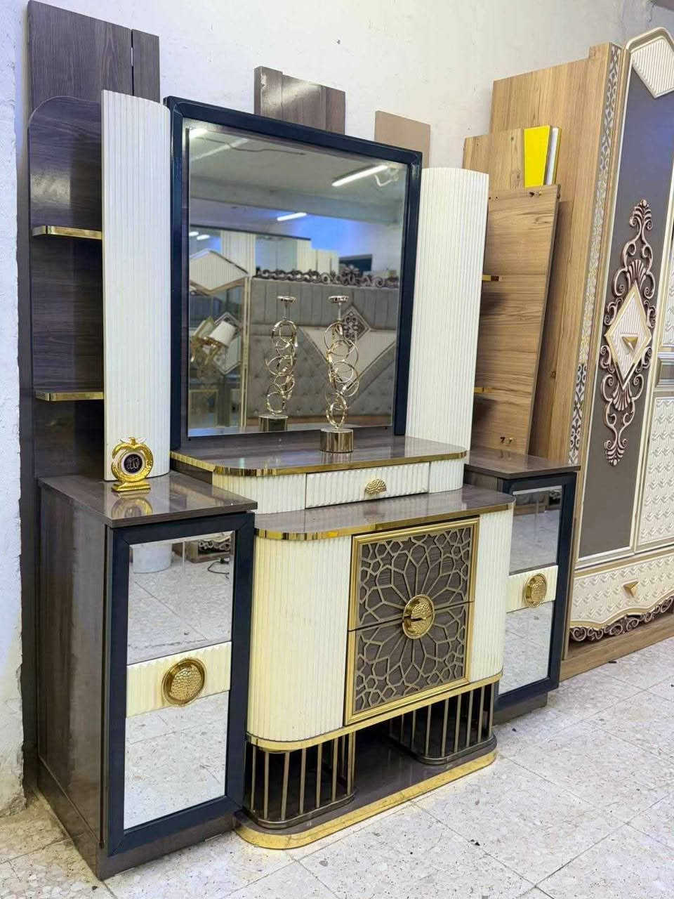 ✨ غرفة تركي 🇹🇷 اصلي صبغ حراري9قطع 
 نظام أبواب  موديل حديث 
سرير مخزن عملي
 ضهر بلوك
 قماش وتر بروف أصلي
✨ نظافة 90/💯
شد ونقل مجاني داخل بغداد
 توصيل للمحافظات بأسعار رمزية
للحجز والاستفسار أخذ سكرين وتفضل خاص


**إذا كنت صاحب هذا الإعلان وتريد حذفه لأي سبب، رجاءا أرسل رسالة إلى الدعم الفني**