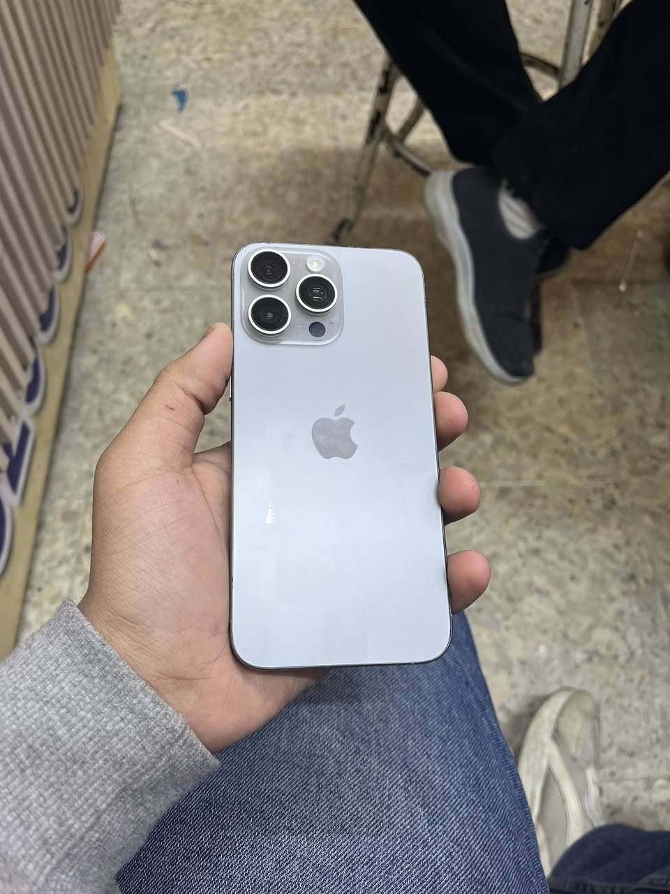 سلام وعليكم للبيع ايفون 15 بروماكس ذاكرتة ٢٥٦ لون تيتانيوم شرق اوسط الجهاز ولا زلغ ومبدل بطارية وضهر اصلي شررط وبي نقطة بالشاشة  ما ماثرة ابد اتصال صوت تكنيك كامرات فيس ايدي كلة شغال ٨٧٥
 مكاني بغداد الزعفرانية
***********
