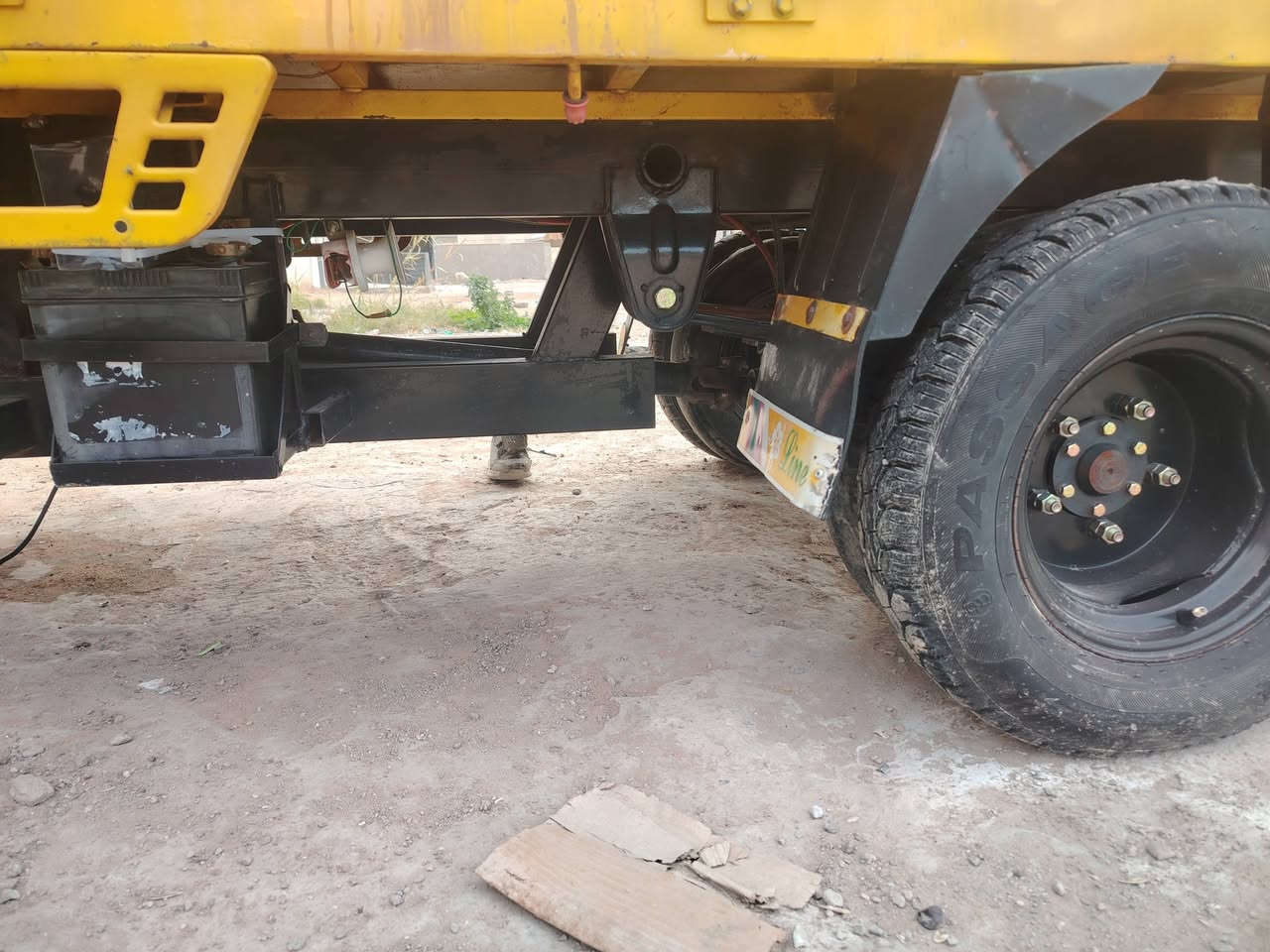 ستوته دايون مرقم لوحات وسنويه محرك 300 وشادلها 200 جديد 25 دبل تاير مال حمل نضافه مثل متشوف محرك وكهربائيات كامله ماكو نقص
الشراي يتصل
***********
