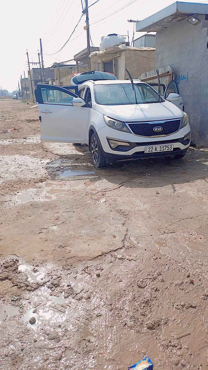 سلام عليكم ورحمه الله وبركاته سبورتج للبيع 2011سيارة نضيفة سعر 115وبيهة مجال مكان الشعب نهايت الفورتات رقم***********
