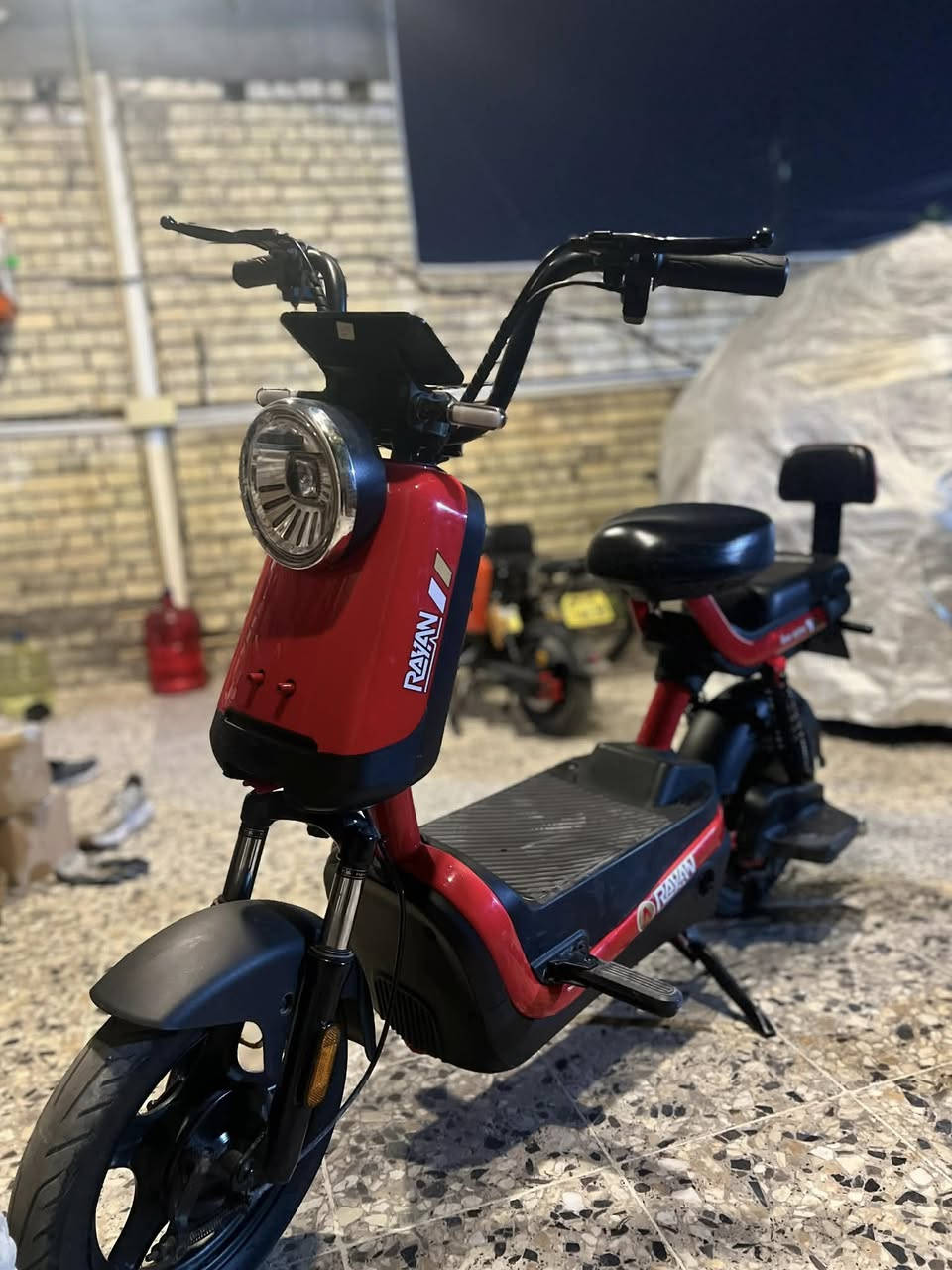 السلام عليكم دراجة شحن للبيع حجم 14 دراجة جاهزة ونضيفة لسعر 250وبيهة مجال مكاني بغداد الشعب ***********
