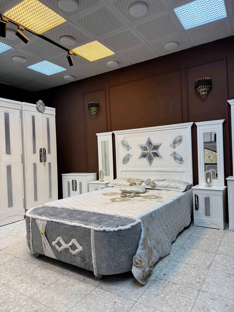 السعر // مليون و100

🔅تفاصيل الغرفة المرمري  ....

 خارج ٤ملم ام دي اف 🔺
وداخل صاج ٣ملم 
صبغ حراري  درجة اولى 


عدد القطع  ٧ قطع 😍
🔺1 //جرباية  قياس  ١٦٠ × ٢٠٠ 
🔺//ميز جانبي ايسر قياس ٥٠
🔺2// وميز  جانبي  قياس ٥٠
🔺3// زاوية ارتفاع مترين عرض ٨٠
🔺4// وميز بلازمه  
🔺5//وميز مراية ارتفاع مترين عرض ١٢٠
🔺6// وكنتور ٦ باب  ارتفاع مترين و١٥ طول ٣ متر و١٥

القطعه الثامنة حسب الطلب شازلون
سعرها ٥٠ الف ❤️

(توصيل مجاني مركز بغداد )
التوصيل يشمل الشد مجاني 🔥
(اطراف ٥٠)
باقي المحافضات حسب البعد
توصيل الجميع محافظات العراق 

الاحجز والاستفسار راسلو الصفحه