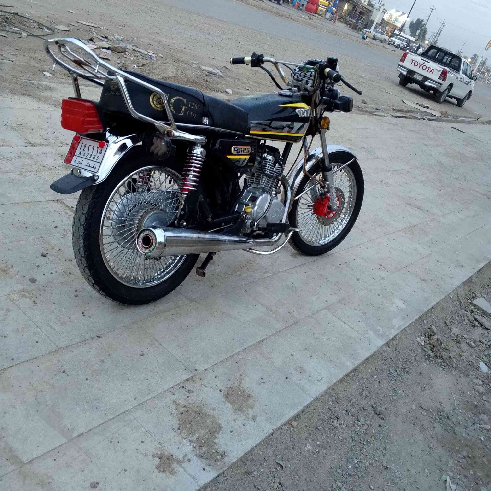 السلام عليكم موطور للبيع اربعه كير مديل 23 السعر خاص ***********
