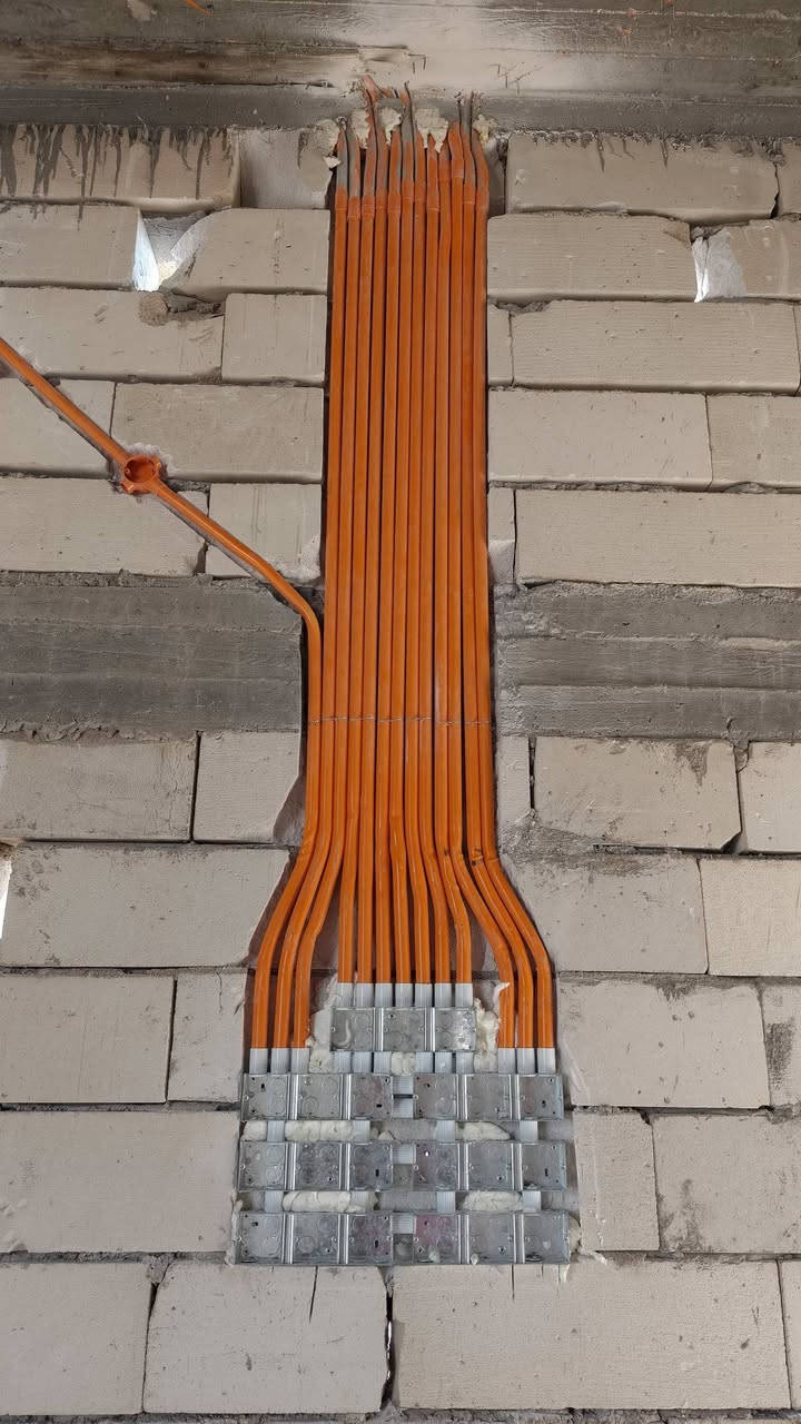 على بركة الله 🙏
تم بعون الله إنجاز نزالات البايبات وتثبيت البوكسات، إضافة إلى مجميع التشغيل الرائيسي لأحد الإخوة 💪

شغلنا يعتمد على السرعة والدقة وإتقان التنفيذ مع الالتزام بالوقت — لأن رضا الزبون أولويتنا دائمًا ✅

للاستفسار أو الحجز راسلنا خاص أو اتصل 📞
***********
***********

#اعمال_كهرباء #تمديدات #تنفيذ #شغل_نظيف #التزام_بالموعد
