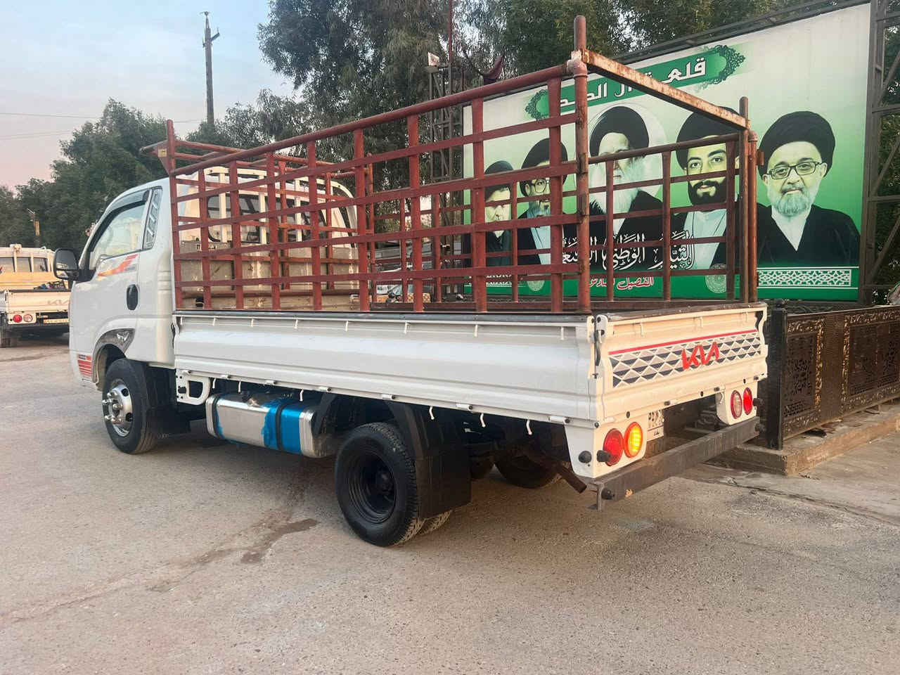 سلام عليكم فحل موديل 11رقم بغداد  محرك 4000 مفتوح  محرك وكير وكسن وشاصي كفاله بدون صبغ بدون حادث  تخم تاير جديد تبريد ثلج شاصي مكفول قواطي وضع شركه تانكي 120 دوشمه كاعيه وكشانت جدد رقم شاصي واضح  قفل قفل قفل 110 بدون زحمه إذ متشتري لا تخابر ***********        ***********
