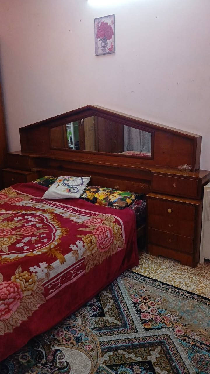 ب٢٠٠ قفل لبيع التاجيات  ***********
