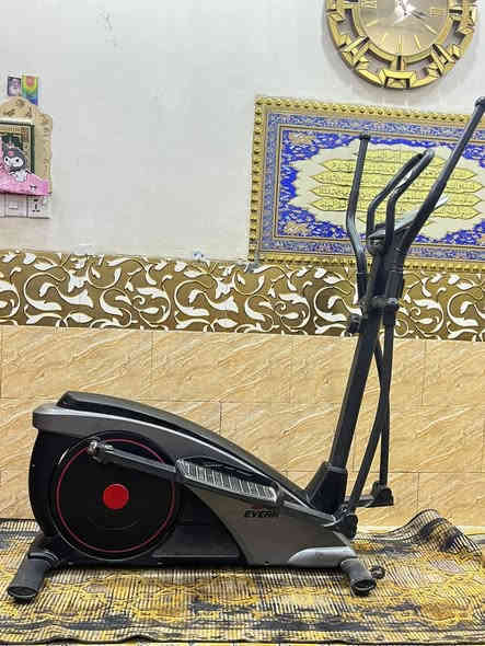 اوبتراك بحاله جيده جدا اوربي وزن مفتوح يثكل ويتخفف شاشه عداد وقت عداد نبض السعر ٢٠٠مع التوصيل بغداد فقط ***********
