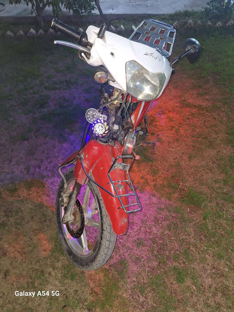 السلام عليكم موطور للبيع سلفيز موطور نضيف ما ناقصه اي شي محرك نضيف كله بلادي تايرات جديده المكان صلاح الدين قضاء بلد بني سعد السعر 575 وبي مجال حك الجيه الرقم***********
