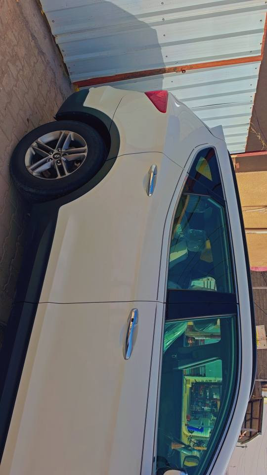 للبيع سنتافي 2018 فول مواصفات 1/1
السيارة نضيفة وجاهزة للاخير 
4 سلندر 2400 gdi sport fe 
حادثها جاملغ ايسر مبدل وصور الحادث مرفقة 
السعر 163 وبيه مجال 
مكان سيارة بغداد 
الاتصال *********** بغداد, العراق
