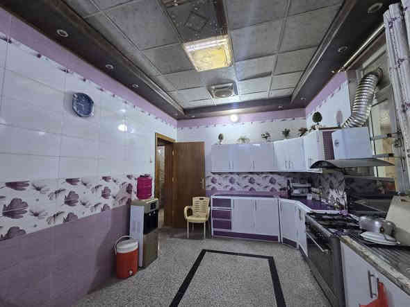 السلام عليكم 
دار للبيع مساحه ١٢٥ متر مع الكراج ١٨٠ متر ركن بناء حديث درجه اولى خريطه مربعه مكون من ٣ طوابق طابو ملك صرف أمامه تشجير مسيجه مساحتها ٥٠٠ متر الموقع منطقه حي السلام محله ٧٥٥ قرب مركز شرطه الخنساء خلف المستشفى الجديد
السعر ٣٣٠ وقابل للتفاوض للاستفسار (***********)
