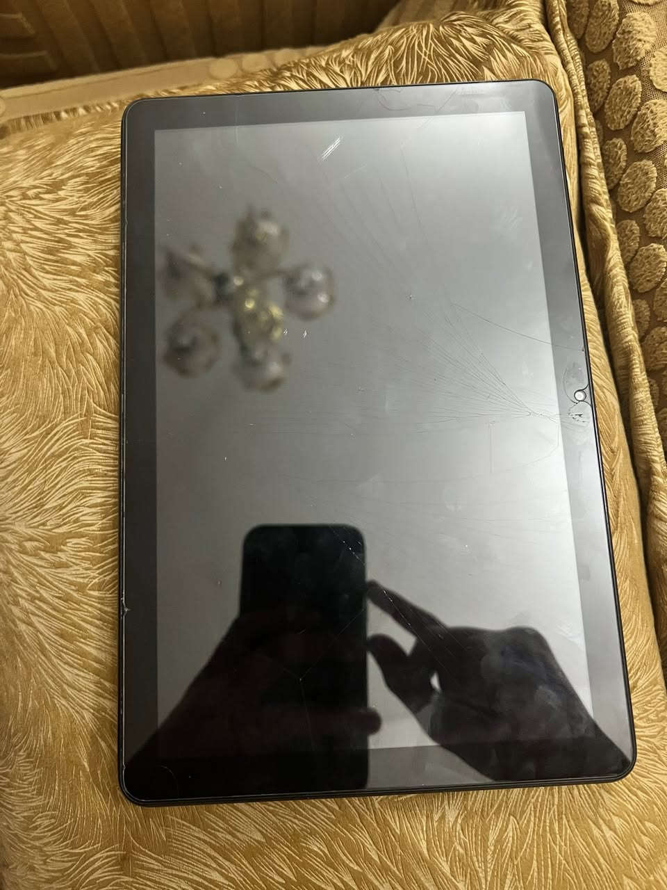 سلام عليكم للبيع مثل ما موضح شاشه مكسوره بس شغال ولمس سلس قيم بل يرضي الله


**إذا كنت صاحب هذا الإعلان وتريد حذفه لأي سبب، رجاءا أرسل رسالة إلى الدعم الفني**