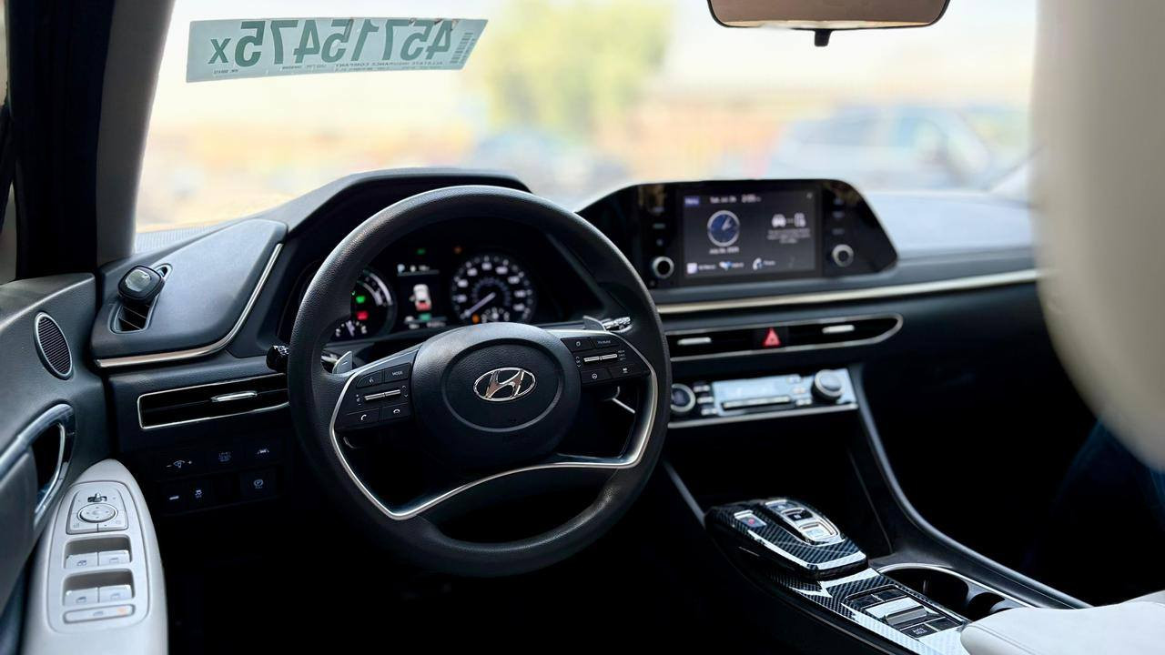 السلام عليكم سوناتا للبيع مودثل 2023 هايبرد وبانزين محرك 200 دوش رقم بغداد باسمي حادثها فقط دعاميه خلفيه وبيها صبغ بنيد بدون ايرباك فول مواصفات عدا الفتحة بصمه ابواب وبصمه تشغيل اوتو هولد تحكم ستيرن كاربلي شاشه كامره دواره قطعتين تبريد رادارات  تشغيل عن بعد سعرها 170 مكاني بغداد رقمي للاستفسار ***********
