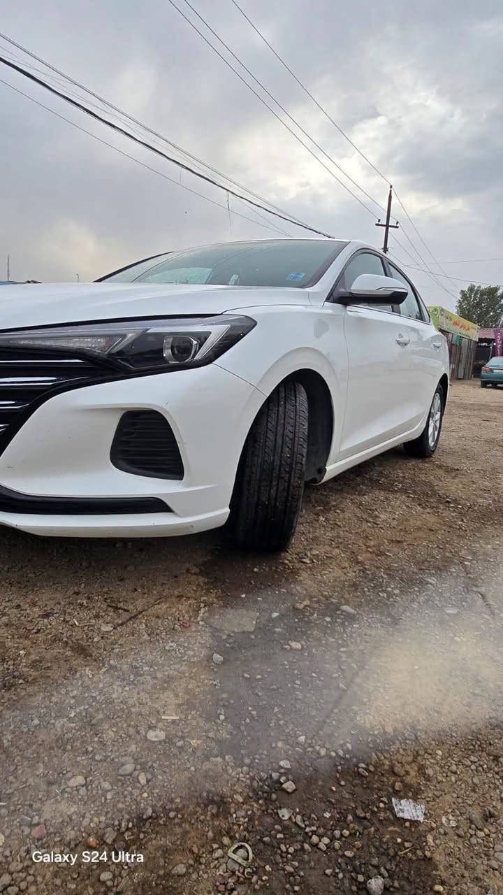 السلام عليكم
شانجان ايدو بلاص مديل 2023 
حرة ب اسمي داخل الظمان 
ماشية 70 الف حلوة وجاهزة 
السعر 18 مليون مكاني بغداد الكرخ 

***********
