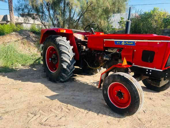 للبيع عنتر موديل 1986 مكينة جديدة لا تبخير ولا تنقيص مكينة خير من الله كير ومحرك واكسن وجهاز هودرليك مكفولات ثكالات امامي ستيرن باور نكره سلف كهربائيات شغالة مكينة جديدة اي نقص ما بيه مكينة مال جناي السعر 3700 وبيه مجال بسيط المكان بابل قرب خط السريع جسر مشروع جبلة للأستفسار ***********
