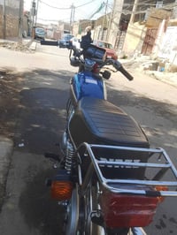 معلومات ناقصة • دراجة نارية