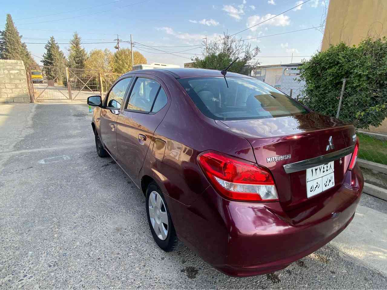 میراج مۆدیل ٢٠١٧ مواسفات گیر تماتیک و چوار جام کارەبا و ABS و تراکشن سیارەکە ٥ پارچەی سبوغە بەبێ ژۆرێ ٣ پارچەی پێشی و دوو جاملغی پشتەوە رەقەم و شانسیم دانایە تەنها ئیرباگی سوکانی سیستەمە گیر و مکینە و تەبرید بەشەرت بەناو کردن و غرامە بەشەرت نرخی تەنها ٧٥ وەرەقە و کەمیک مجال شوین هەولیر *********** أربيل, العراق
