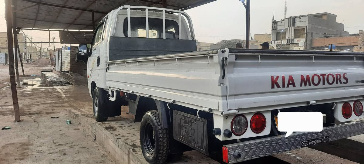 سلام عليكم
كيا بنكو موديل ٢٠٠٧ 
رقم بغداد بسمي تحويل ثاني يوم 
مكينة ٣٠٠٠ مشترك سياره مكفولة كشر وشاصي 
السعر ٨٨ وبيه مجال 
العنوان بغداد مدينة الصدر 
***********الرقم
