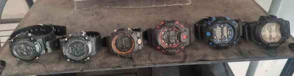 ساعات رياضيه جديده سعر القطعه 3000 الف صناعه ياباني
***********
