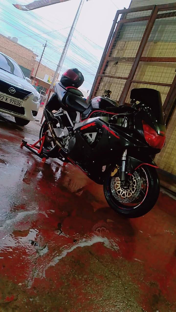 السلام عليكم دراجة cbr 929                                                                             سرعة 300 كفالة عامة مغلفة كاربون فايبر زعانف بلادي الياف مغلق نانو سيراميك  
مكان شعب سعر ***********
