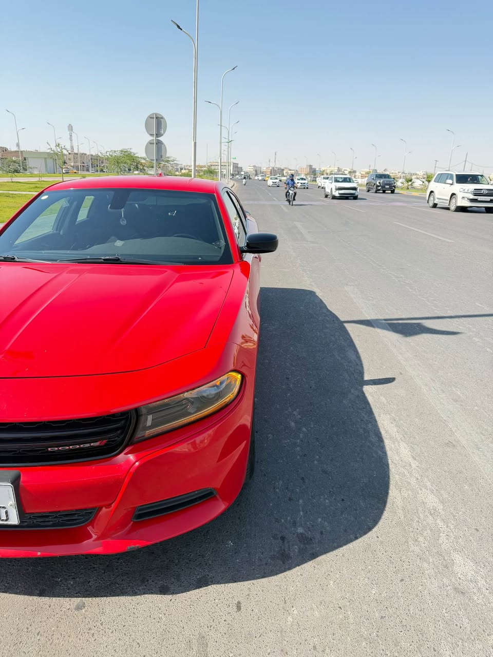 جارجر 2023 sxt
اخر اصدار  لون مميز  احمر طماطه
حادث خلفي ايرباكات سليمة بجم كبس
موصفات 
شاشة كبيرة لمس تدعم كار بلي 
كامرة خلفية دوارة حساس خلفي 
حساس ضغط اطارات 
حاكية واموامر صوتيه
العنوان البصره 
*********** الزبير, البصرة
