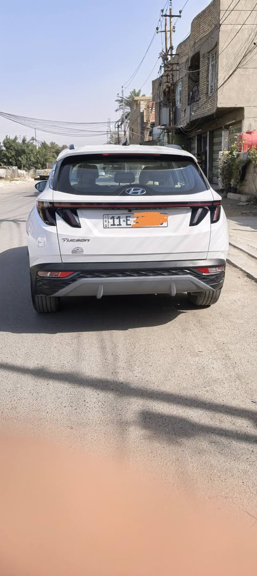 توسان ٢٤ كامل مواصفات ماعدا الفتحة رقم دولي السعر ٢١٥ بغداد البلديات ***********
