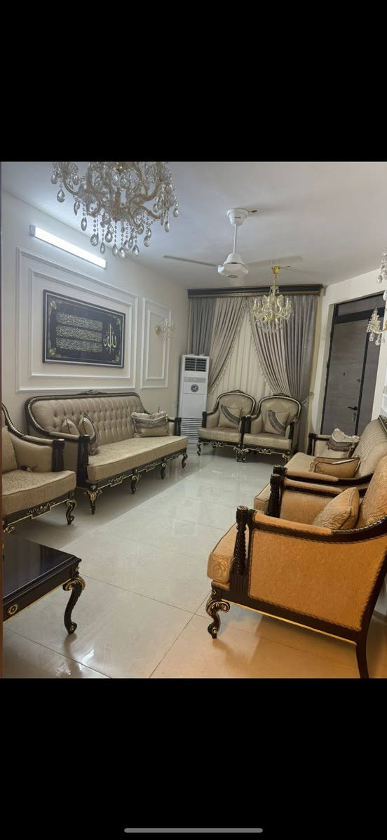 يعلن مكتب عالم العقارات🏠
السلام عليكم 

سعره 350 وبي مجال 

للبيع للبيع دار مساحه 150 متر

 واجهه 7ونص نزال 20 

بناء سنه 2022

العنوان : بغداد حي الجهاد الحمدانيه خلف شارع 15 
 
يحتوي على كراج كبير
 وحديقه صغيره
واستقبال ومطبخ 
 وصاله كبيره 

غرف عدد 4

صحيات عدد3 

مناور عدد2 

بيتونه وسطح كبير 

* ملاحضه : شغل راقي و ب أدق التفاصيل

للاستفسار / ***********
***********
يوجد لدينا عقارات جميع مناطق حي الجهاد ومختلف الاسعار .
