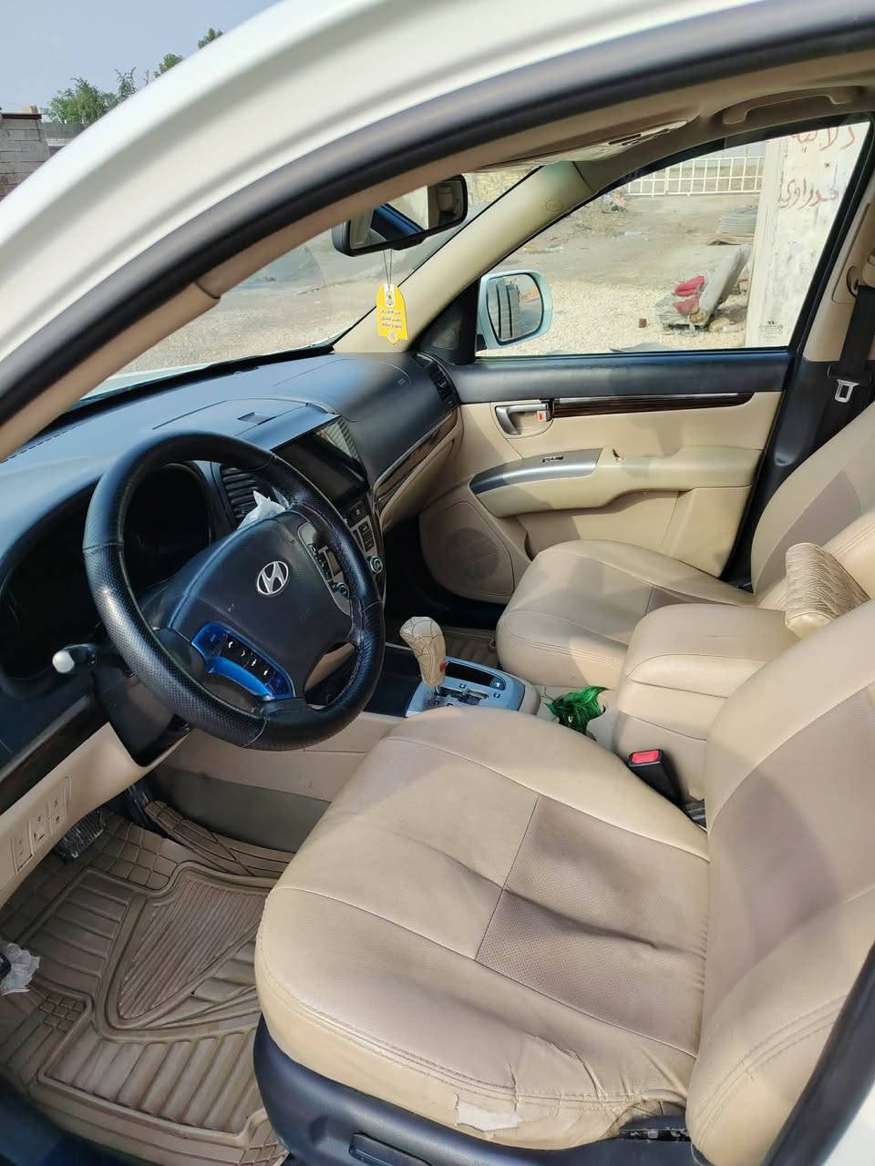 سنتافي 2012 خليجي مكفوله 
رقم بغداد مشروع وطني سنويه ٢٦
فول مواصفات بصمه 6 سلندر
ماشيه 200 فقط سياره جاهزه للاخير 
مال جنيان السعر 165 وبيه مجال حق الجيه مكاني نجف عباسيه اتصال فقط مكلف بلنشر ***********
