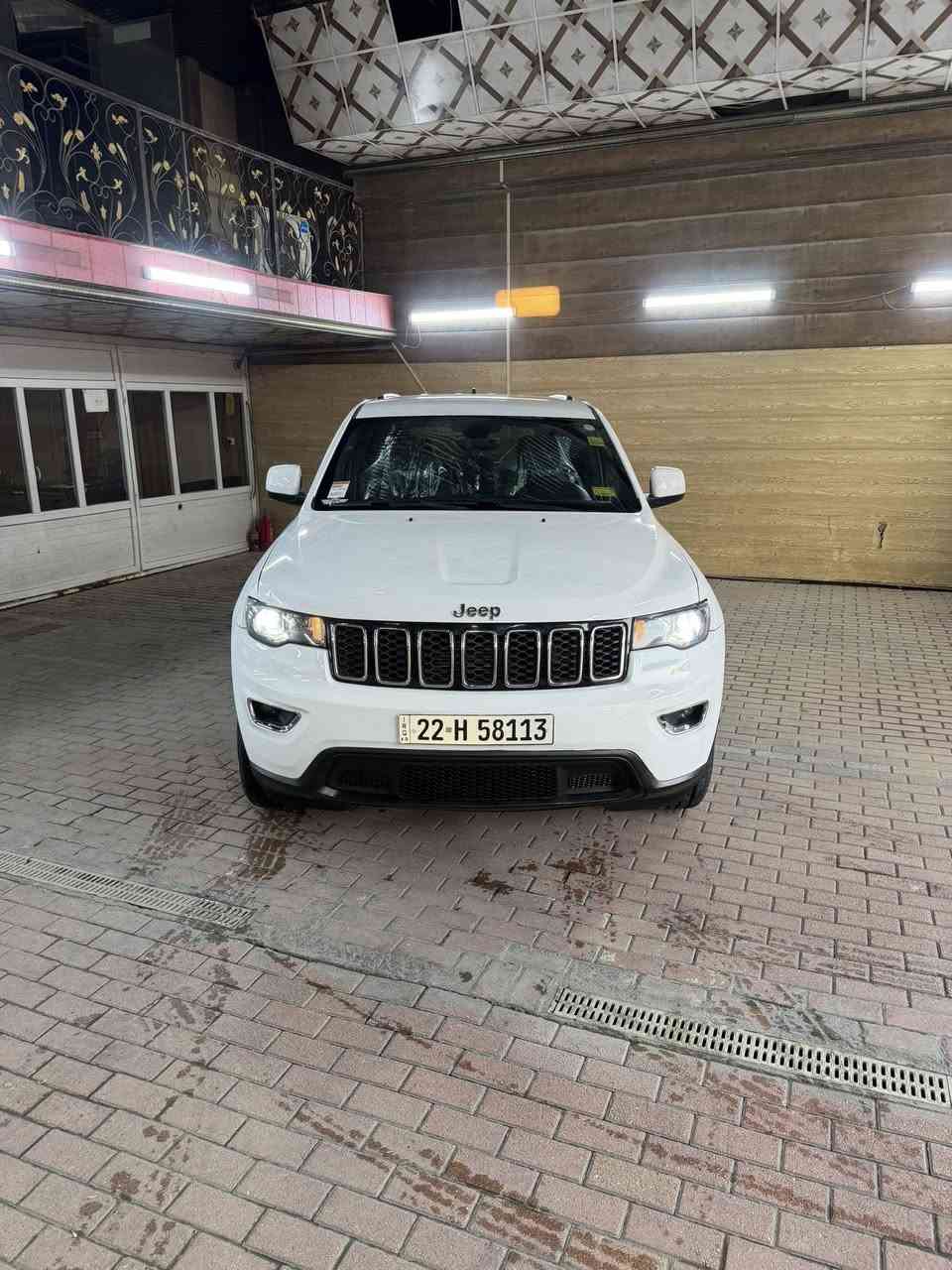 السلام عليكم
السعر 205 ورقة 
جيب لاريدو 2017 
محرك 3600 حساسات خلفية 
شفتات ستيرن شاشه  كامره
لايت زنون عالي وناصي 
بدون صبغ فقط دعاميه 
مكان سيارة بغداد جميلة 
***********
