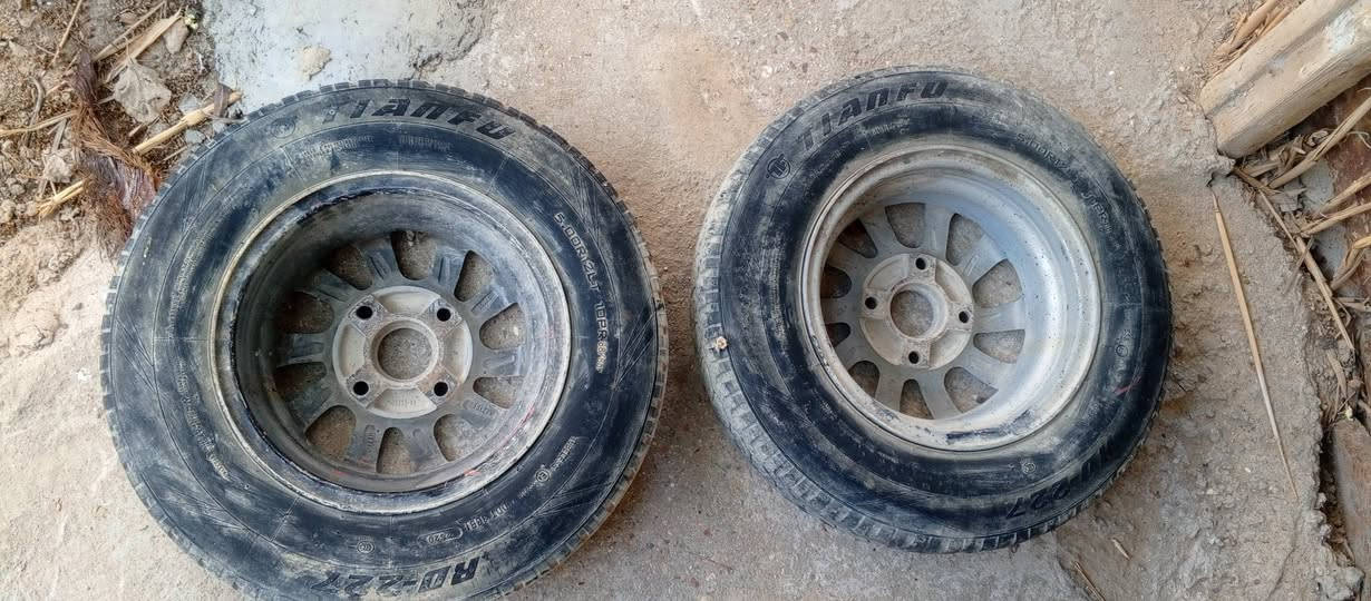 سلام عليكم شباب تايرات هنه ويل كب مالهن عله فكره الجلد مومال جوبلس تيوب فقط اليريدهن يراسلني عنواني. بني منصور ناحيه اليمام الصادق رغم تايفون *********** شغال وساب وعل شريحه 🤗🤗🤗🤗🤗
