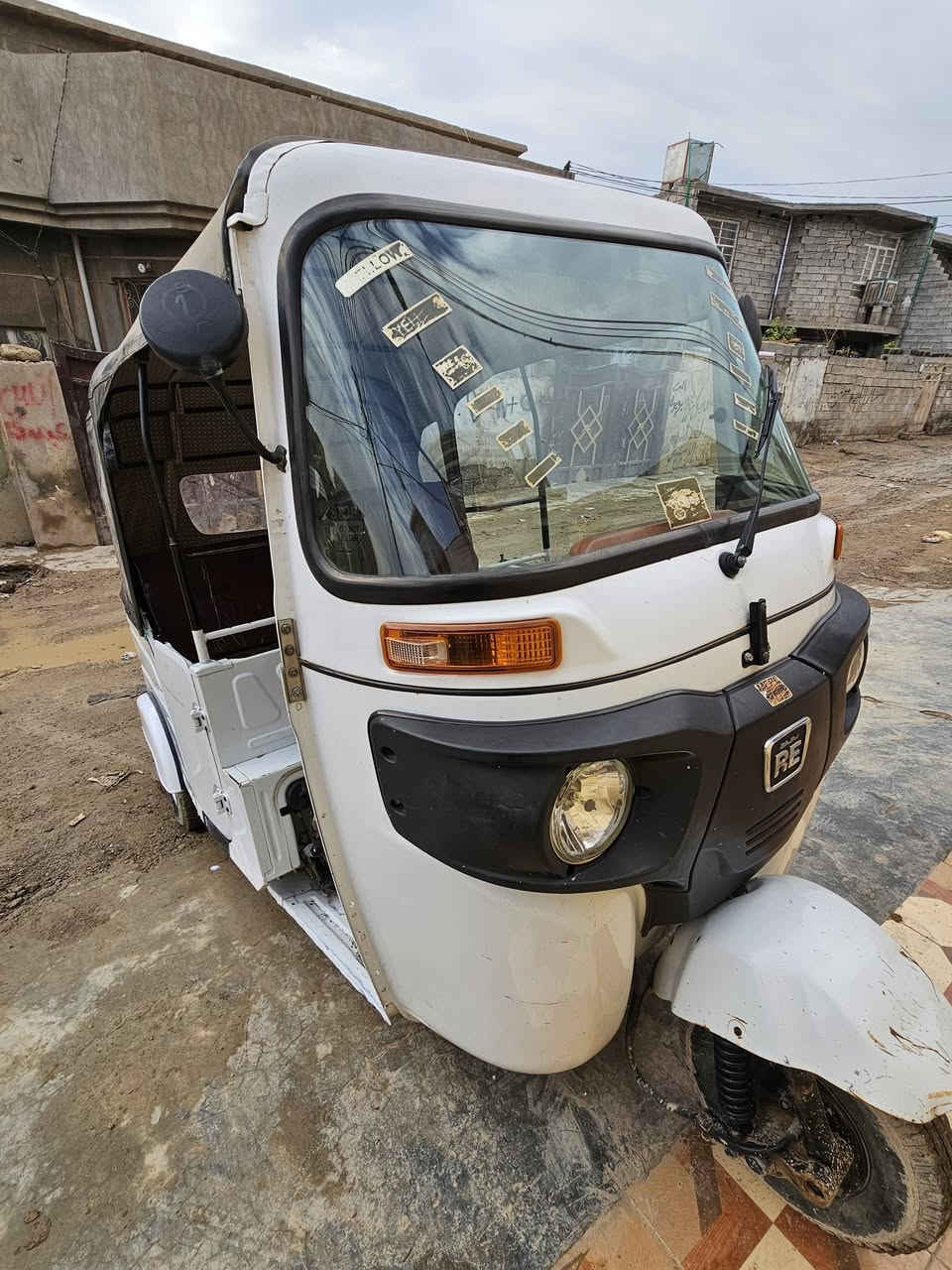 السلام عليكم توك توك للبيع موديل 21 كفاله عامه سعر8 ثمانيه وبيها مجال تحويل مباشر رقمها ديالى***********
