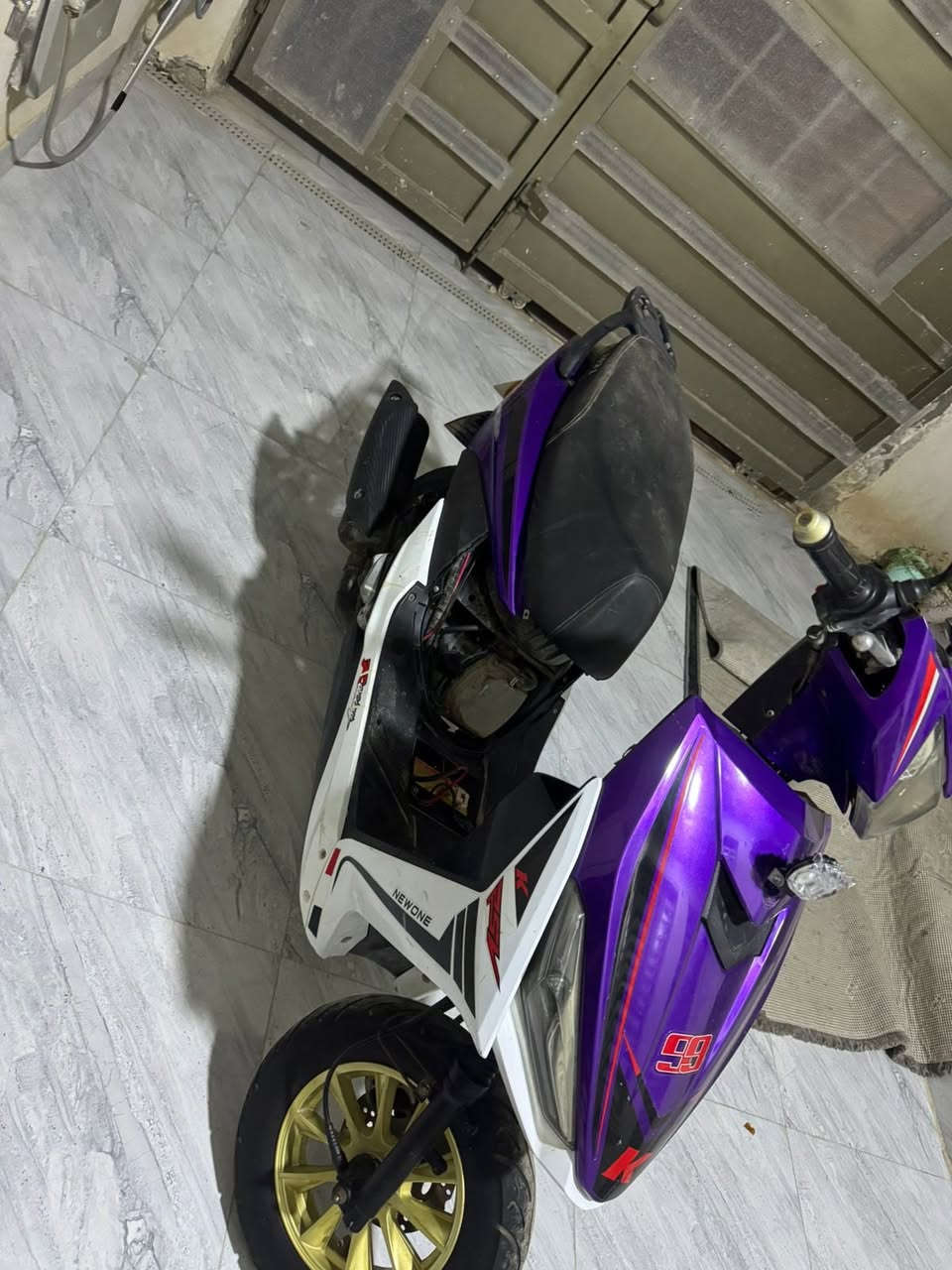 دراجه اف اس موديل ٢١  دراجه كفراتهه نضيفه كهربائيات كامله مابيها نقص تشغيل سلف وهندر اوراق اصوليه 
بيه بدايه خيط تبخير 
فقططط هذا نقصه دراجه مانفتوحه قبل ابدددد
***********
