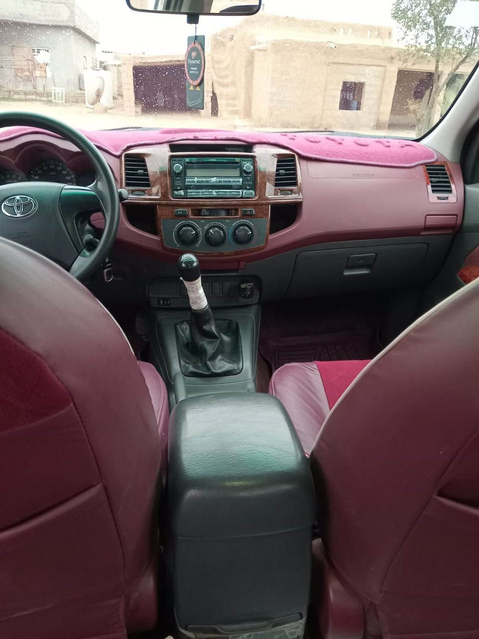 تيوتا 2012سيارة نضيفة مابيهة قطرة صبغ ماشية 226كم
 رقم سليمانية بأسمي سنوية ل2028 قفلهة 185بس الشراي يتصل ‭0771 963 1879‬ كركوك, العراق
