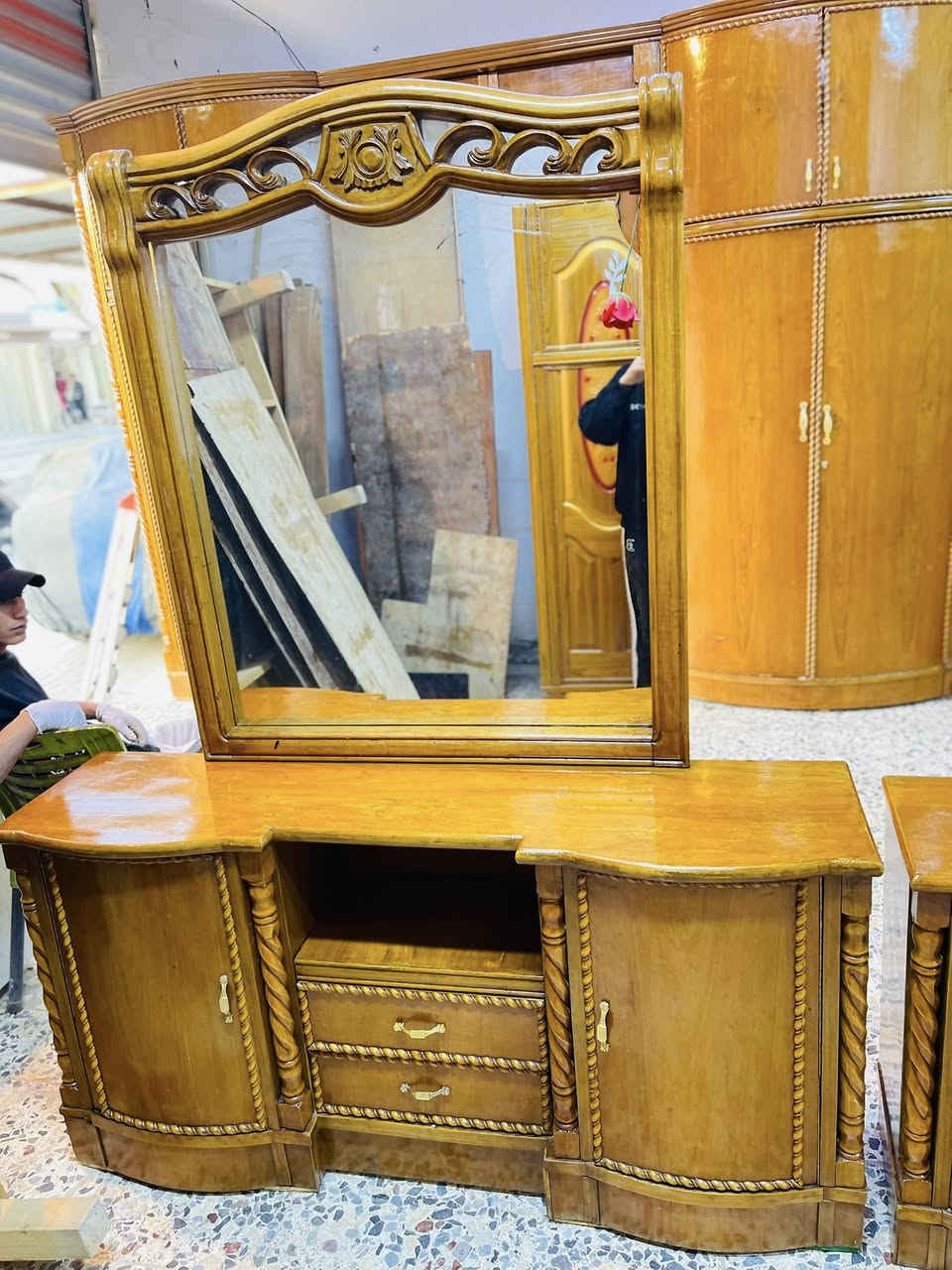 غرفه ام سته داخل خارج صاج شغل ثكيل سعر 850 مكاني بغداد مدينه الصدر واتساب *********** كو توصيل 🚚
