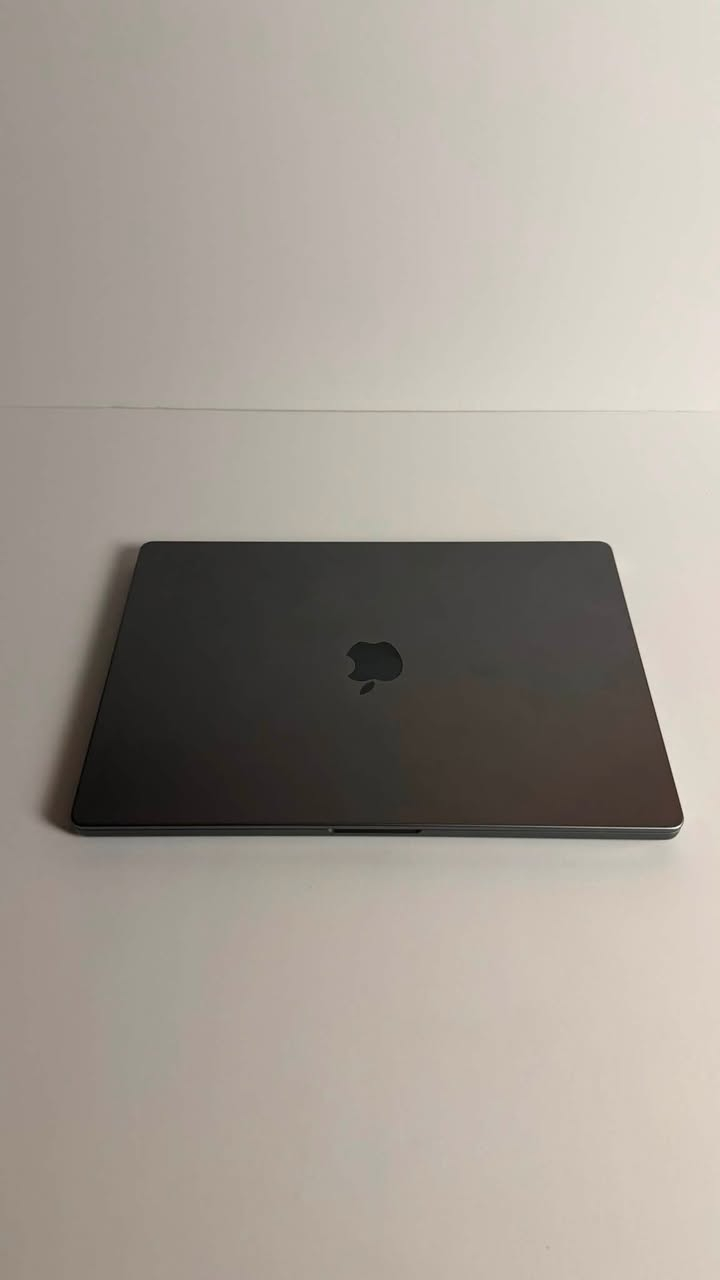 Macbook pro m1 pro
512 gb hard
16 gb ram
Battery 90%
Cycle 245
16,2 inch
ملحقاته فقط شاحن الاصلي الجهاز نظافه 95% موضح بالصور للتواصل
***********
