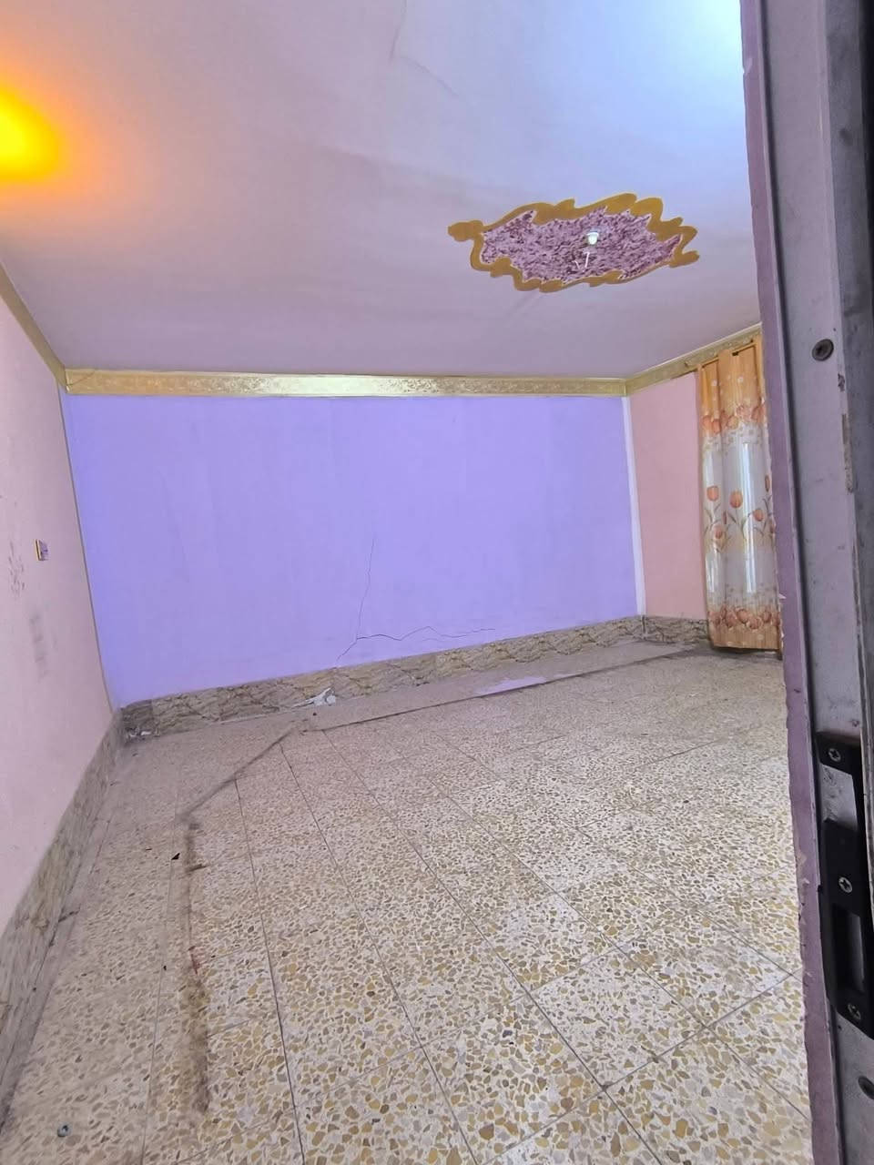 بيت للبيع بحي الشعب مساحه 220  محجوز مبادره للستفسار تصال ع رقم ***********
