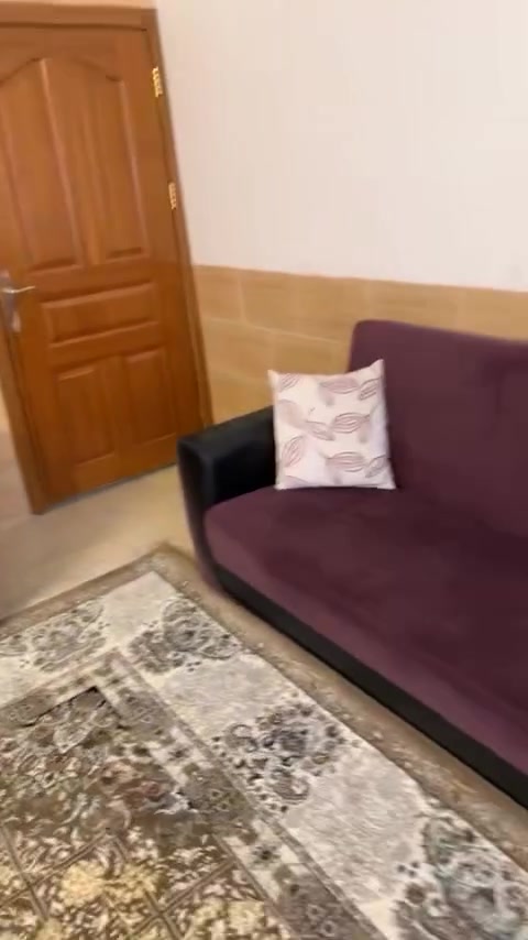 ٣٠٠هەزار
***********
