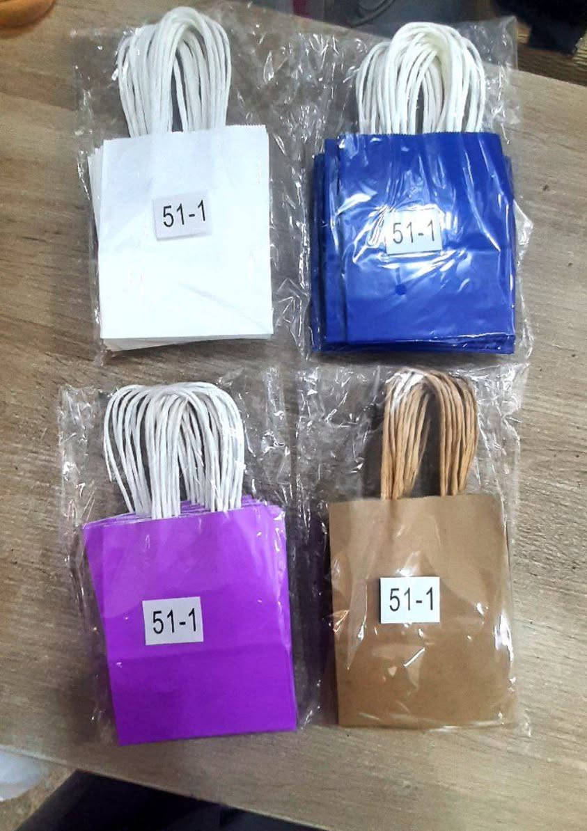 علاكة كارتونيه الدرزن ١٢ قطعه 
حجم  ١١في ١٥ سم ٢ ونص 
حجم ١٥في ٢١ سم ب٣ الف 
حجم ٢٧ في ٢١ سم ب٤ الف


**إذا كنت صاحب هذا الإعلان وتريد حذفه لأي سبب، رجاءا أرسل رسالة إلى الدعم الفني**