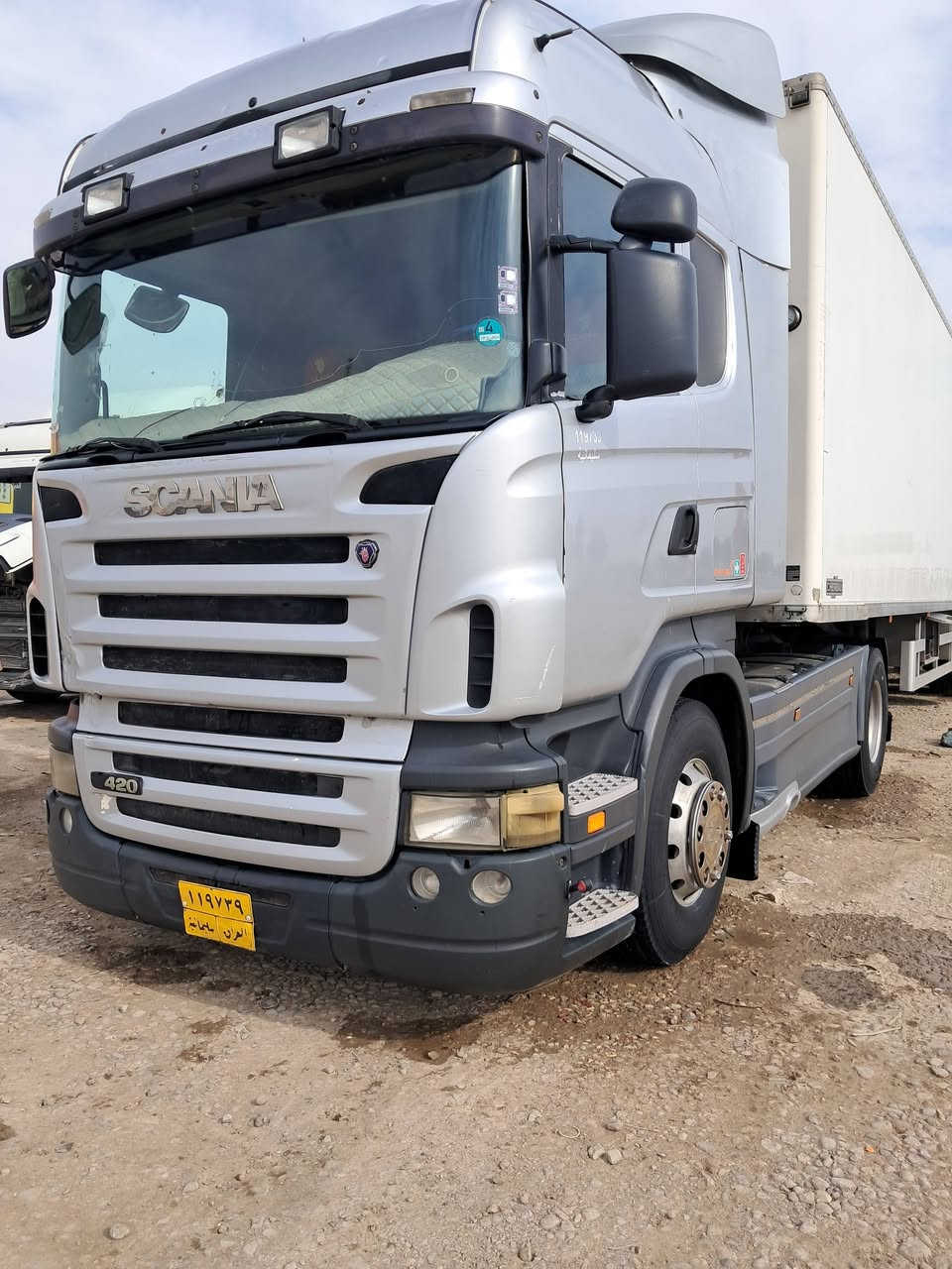 سلام عليكم .. للبيع سكانية موديل 2007 مربوطة براد بل سنويه مكينة
420 انجكتر كير 1000 اكسن اربع جوبلسات تخم تاير 
ويل كب سيارة جاهزة خير من الله السعر .... 130$
استفسار اكثر.   ***********
