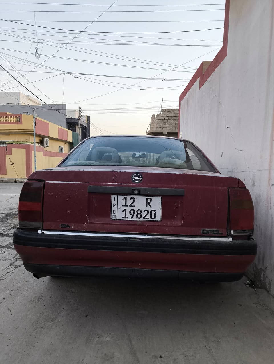 سلام عليكم 
اوبل اوميكا موديل 1993
سياره كير محرك شرط 
كير عادي محرك 4سلندر
تنته كهرب الجوم الاماميه كهرب 
تبريد نقص غاز 
السيارة باسمي سنويه شرط التحويل 
السيارة نظيفه
المكان الموصل 
السعر التواصل على الرقم 
***********
