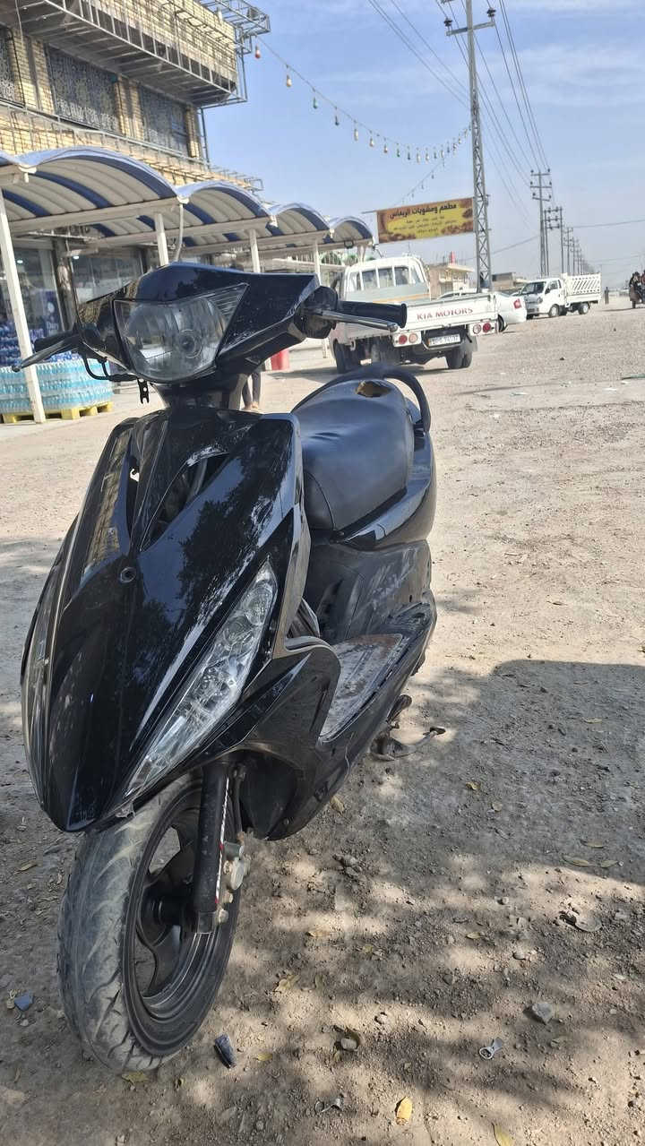 السلام عليكم دراجة ماكس مضلع نوزل صوت ناعم لا تبخير ولا تنقيص وكل غراضها جديدة كلجات بلك نوزل جويتر فيتبم باتري جديد  دراجة داخلة ادامة كاملة كلشي شغال بيها لايت اشاير سطبات بيها ملاحضات اشوية مثل فيلسة ولايت خلفي وشباك السعر ٦٥٠ وبيها مجال ما متواجد علي فيس قفط واتساب ***********  ((الدراجة مفتوحة ))
