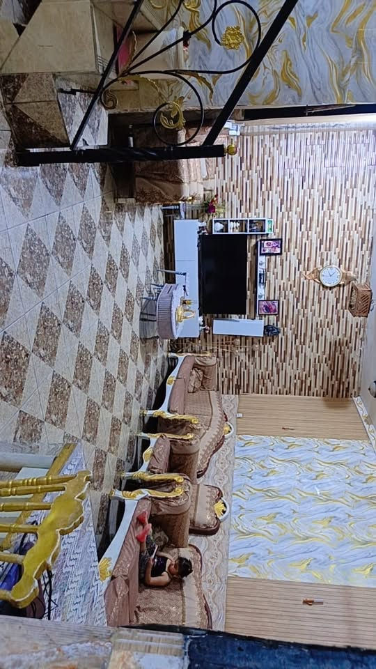 🏡 للبيع دار سكن
📍 المساحة: 225 متر مربع

✅ موقع شارع السكه 

✅ يحتوي على اربع غرف نوم +صاله +استقبال +مطبخ حار +مطبخ  بارد +صحيات خارجيه وصحيات داخليه +كراج 

✅ قرب صيطرة وليد 

💰 السعر: (تفضلو خاص )

للاستفسار والمعاينة يرجى الاتصال على: 📞 (***********)
