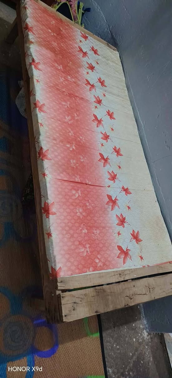 تخونه خشب للبيع اربع كلهم اب 60 وبيهم مجال حي الانتصار *********** بي وتساب
