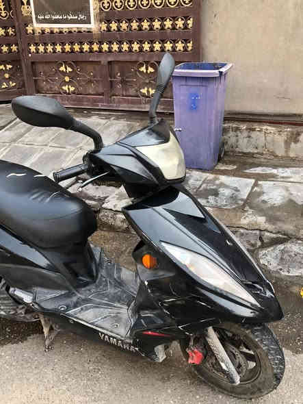 دراجة جيتي ار 
موديل ٢٠١٤ 
الدراجة مكفولة كفالة عامة 
الضرر فقط بالكفرات 
شهر ٨ نازله من رمبه و المكاتبه موجوده
سعر ٩٥٠ وبيها مجال 
مكاني بغداد الشعلة حي الجوادين 
رقمي ***********
